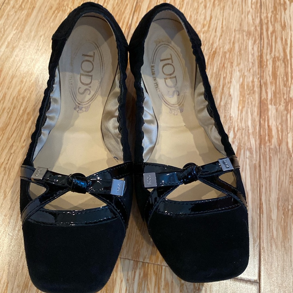 Tods black ballet flats